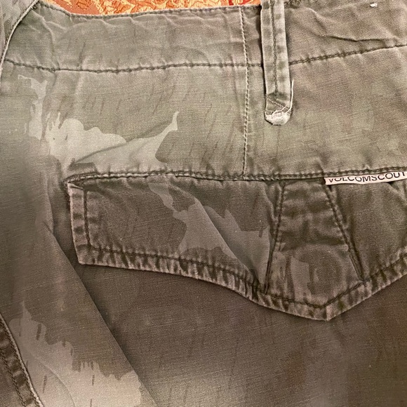 Volcom Shorts - Picture 3 of 7